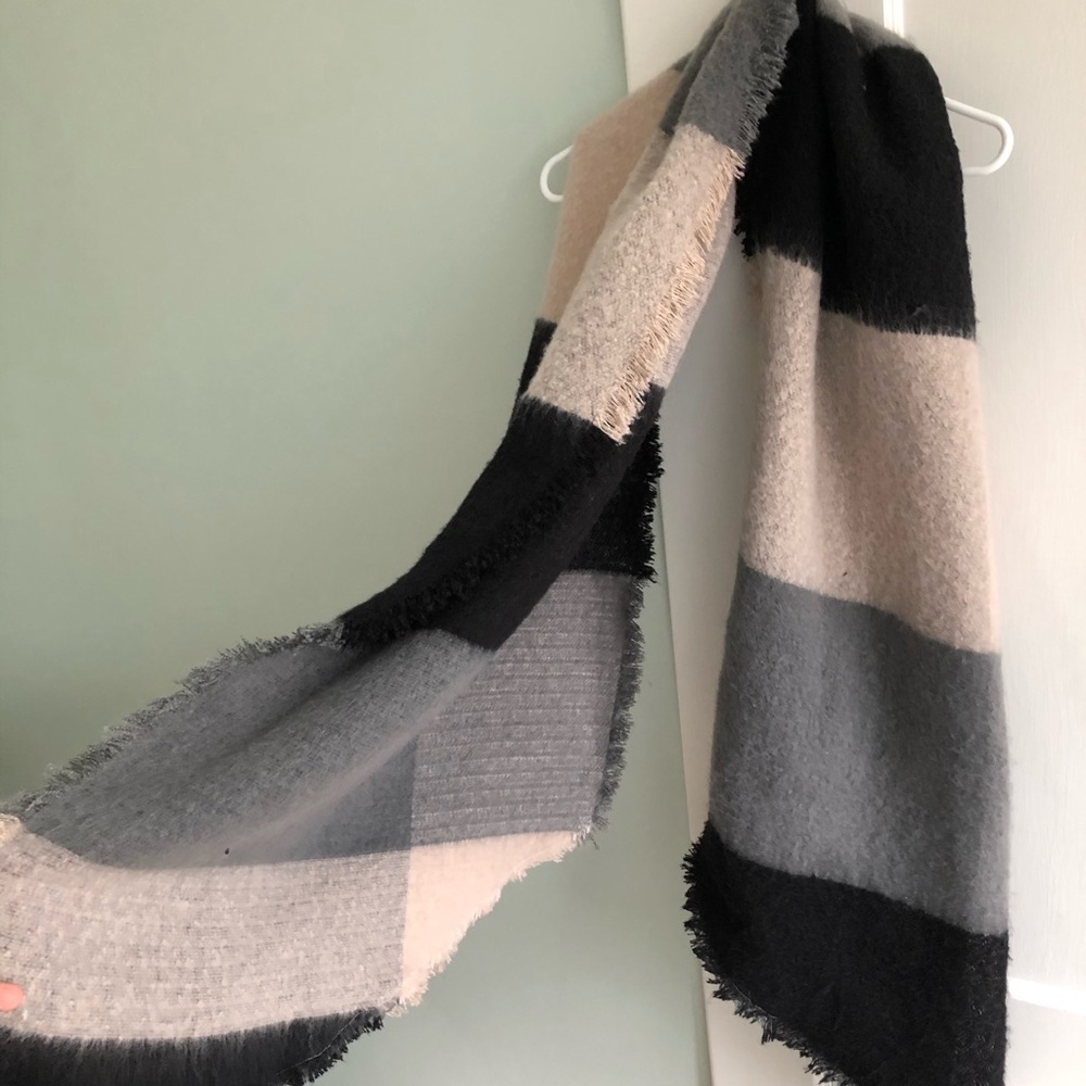 Brand new with tags Express Blanket Scarf
